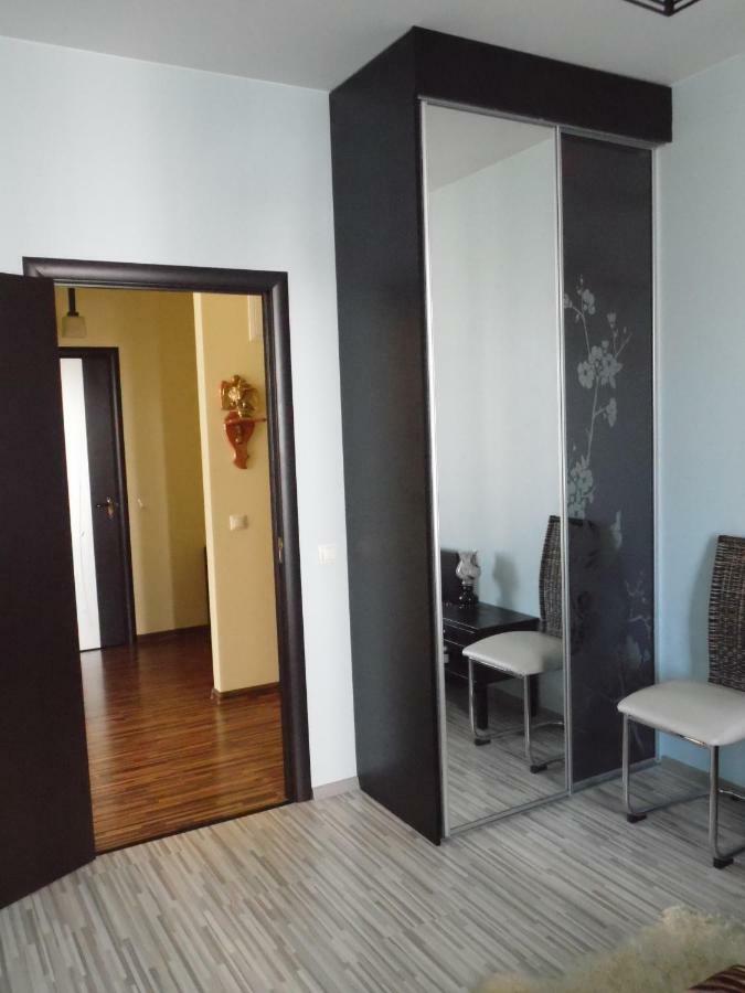 Near Airport Apartament *